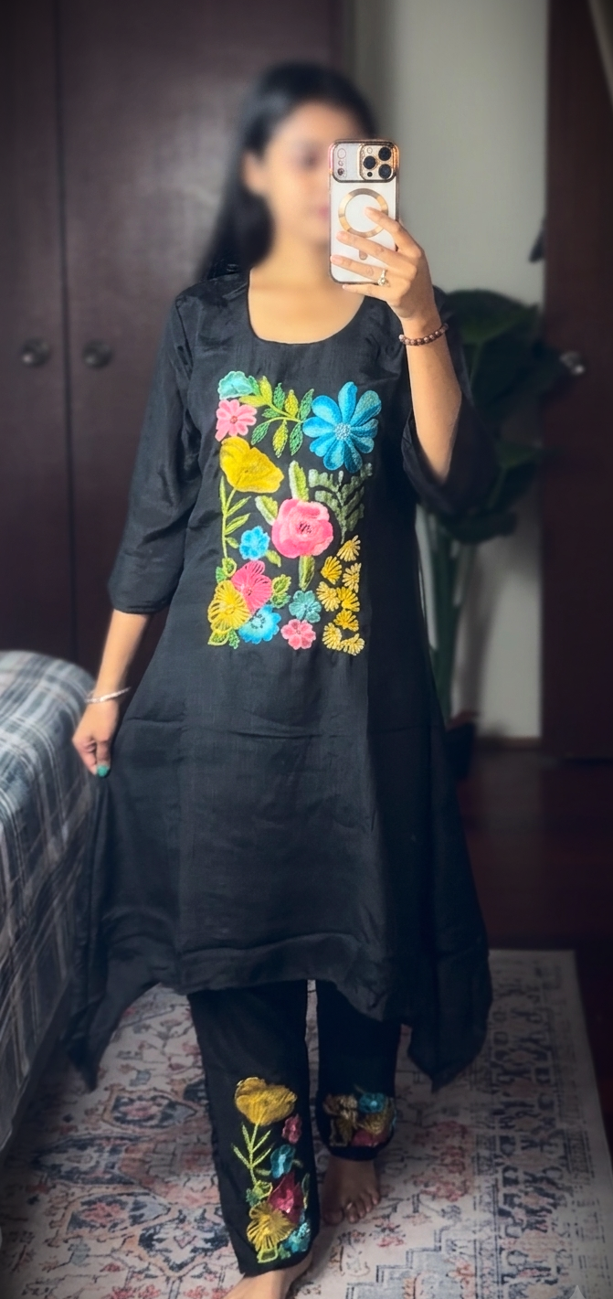 Women’s Midnight Black Co-ord Set – Multicolour Floral Threadwork Tunic & Trousers